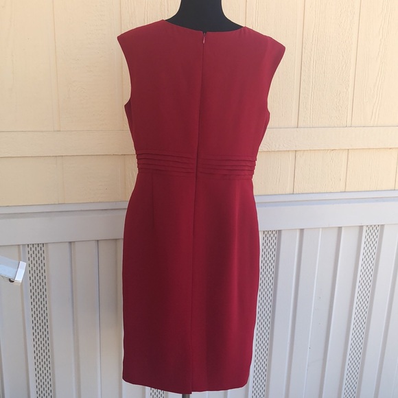 Beautiful TAHARI red Dress Size 14 - Picture 3 of 13